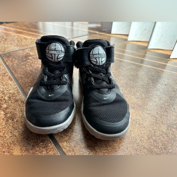 Toddler nikes - Picture 3 of 6